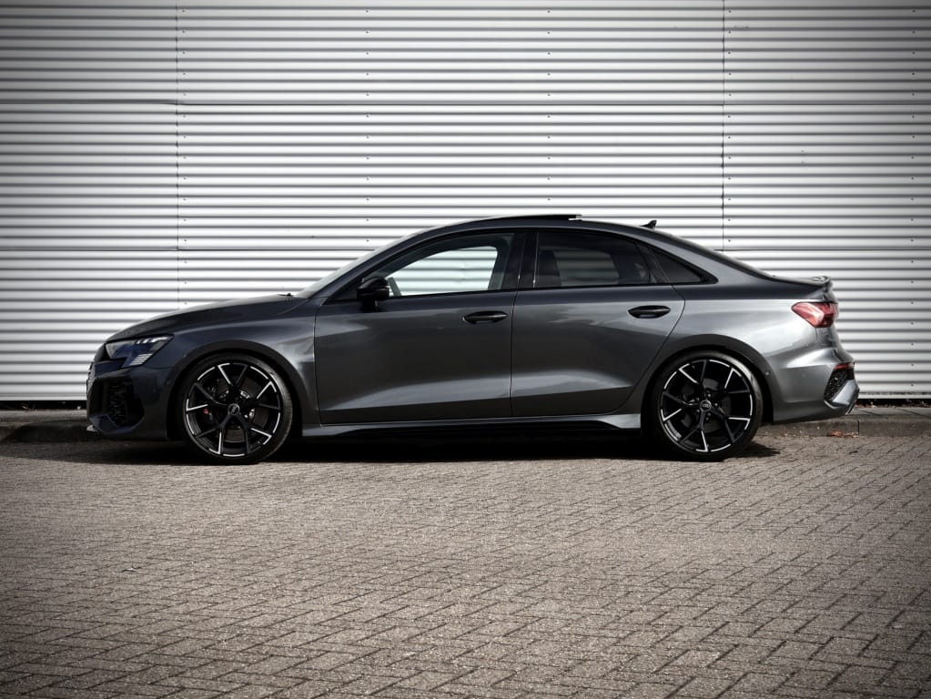 Audi RS3 — foto 11