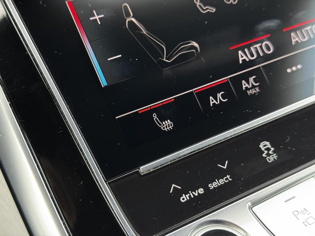 Audi Q7 — foto 26