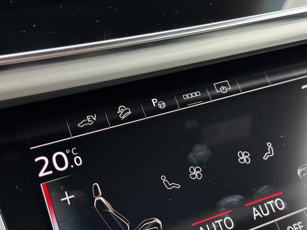 Audi Q7 — foto 37