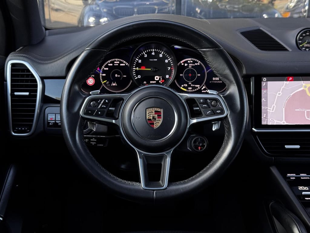 Porsche Cayenne — foto 10