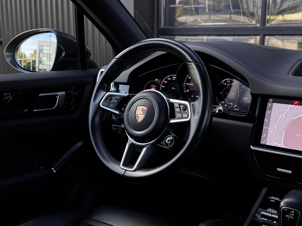 Porsche Cayenne — foto 32