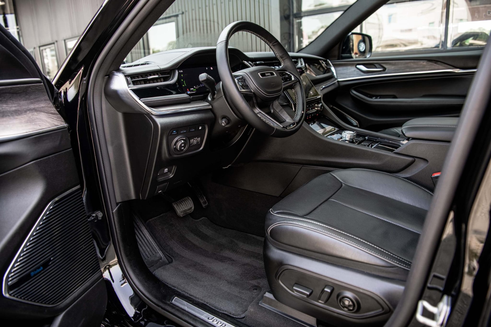 Jeep Grand Cherokee — foto 6