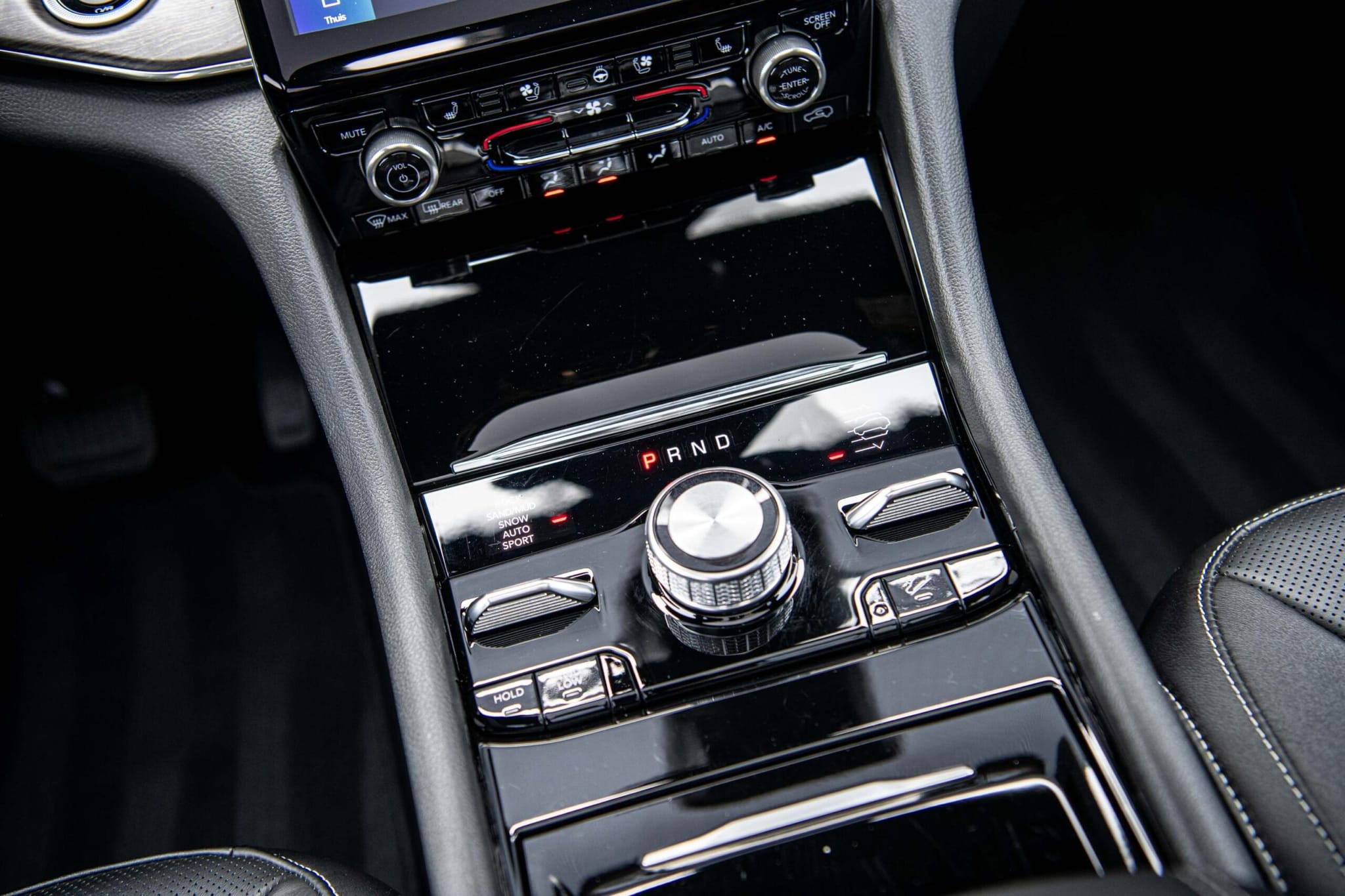 Jeep Grand Cherokee — foto 26