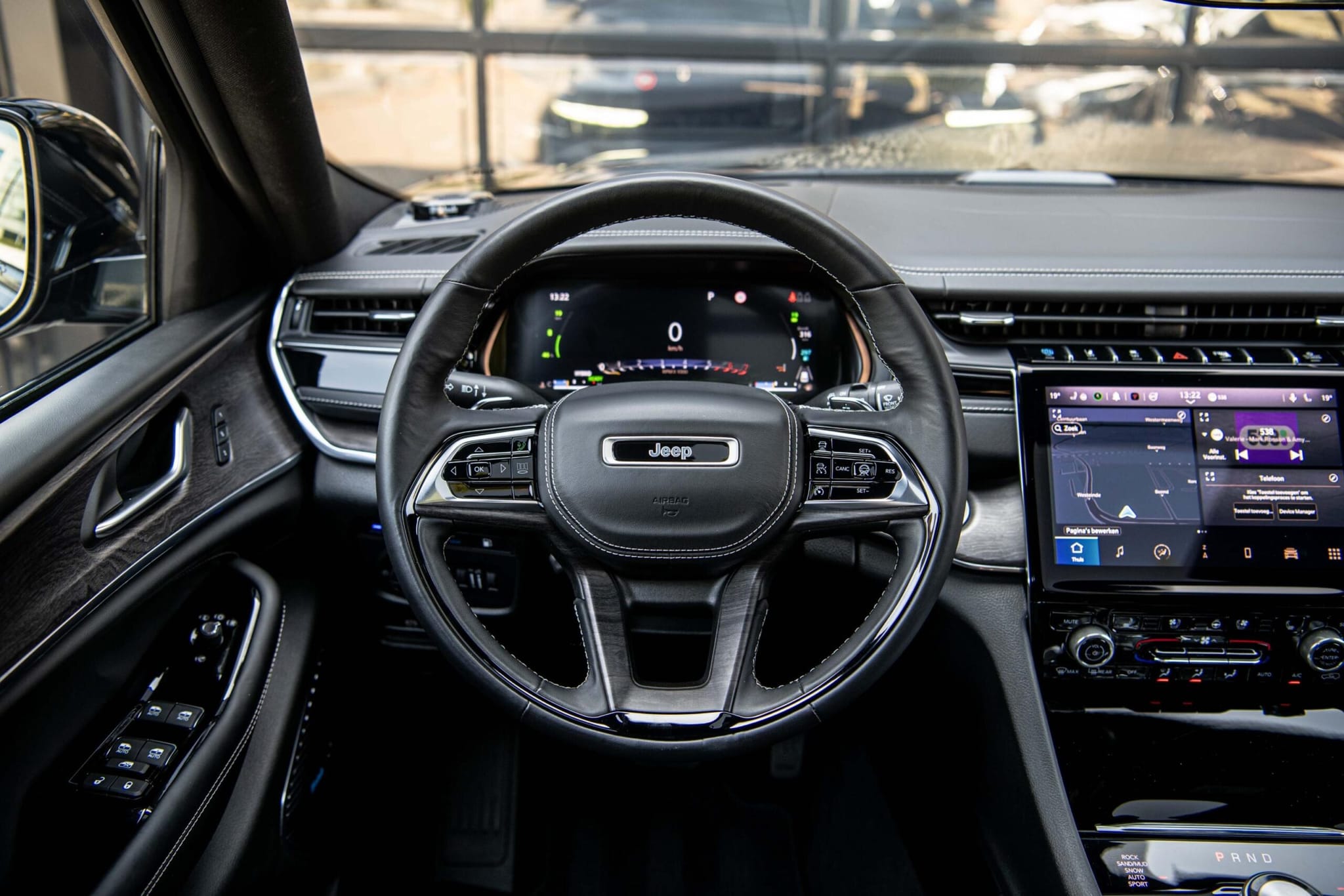 Jeep Grand Cherokee — foto 35