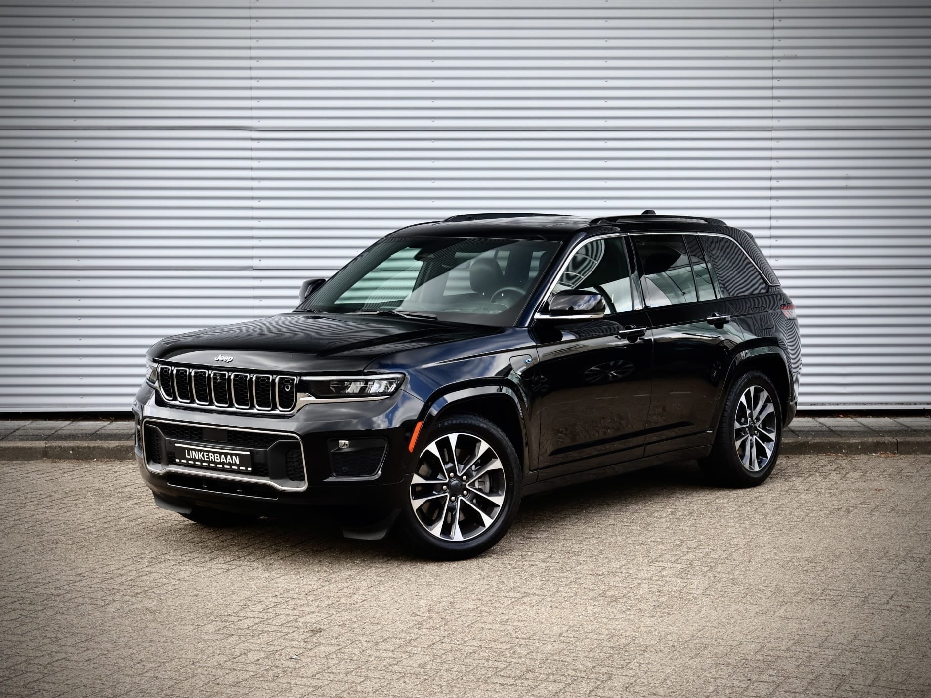 Jeep Grand Cherokee — foto 48
