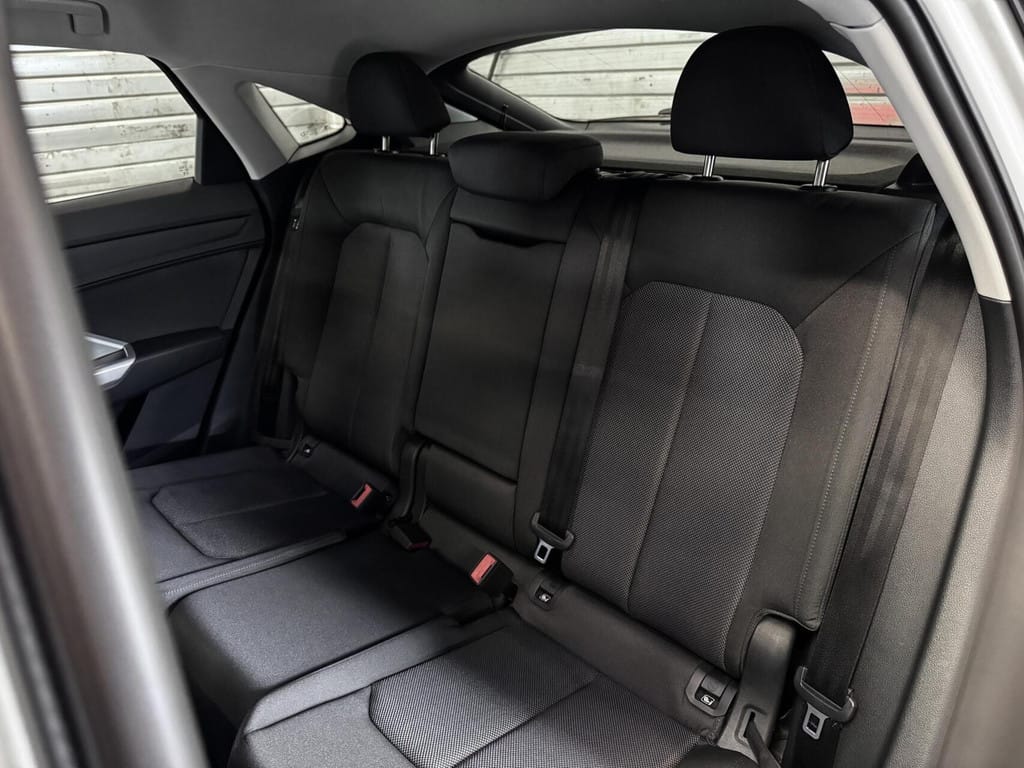 Audi Q3 — foto 7