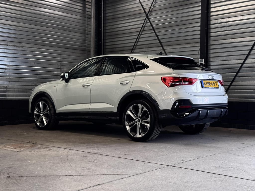 Audi Q3 — foto 14