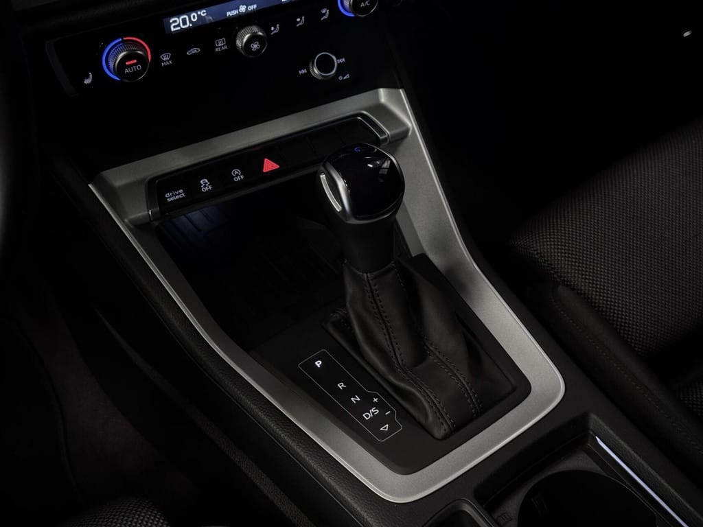 Audi Q3 — foto 18