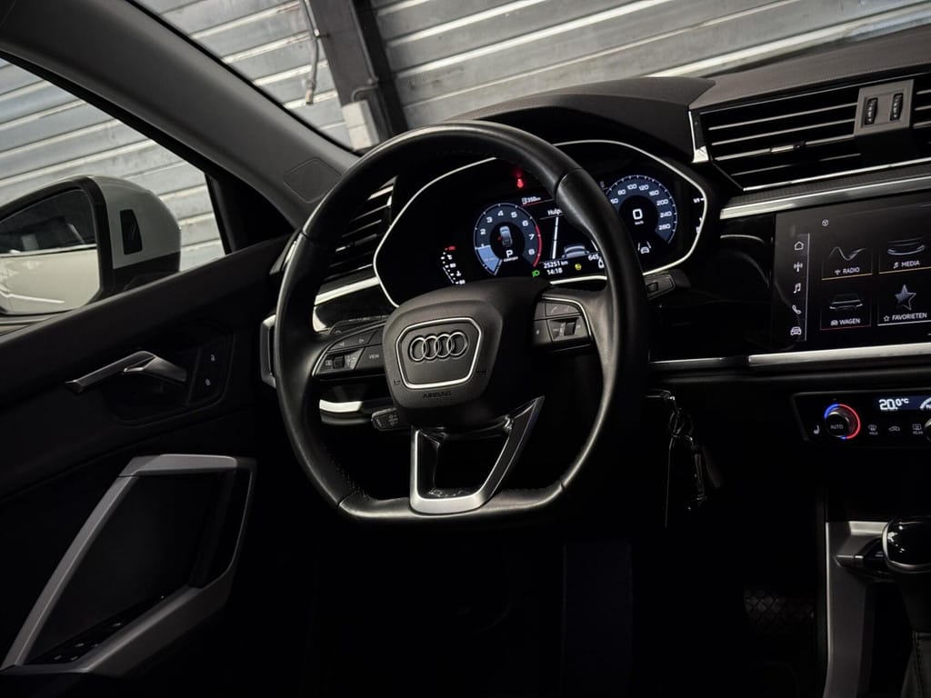 Audi Q3 — foto 33