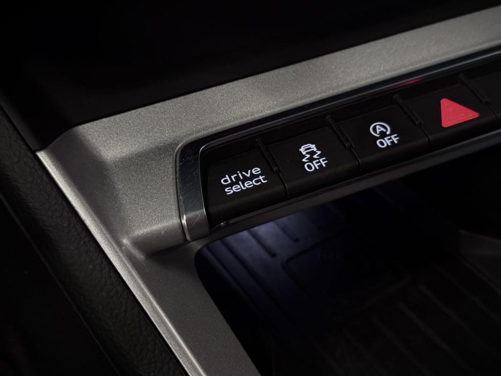 Audi Q3 — foto 51