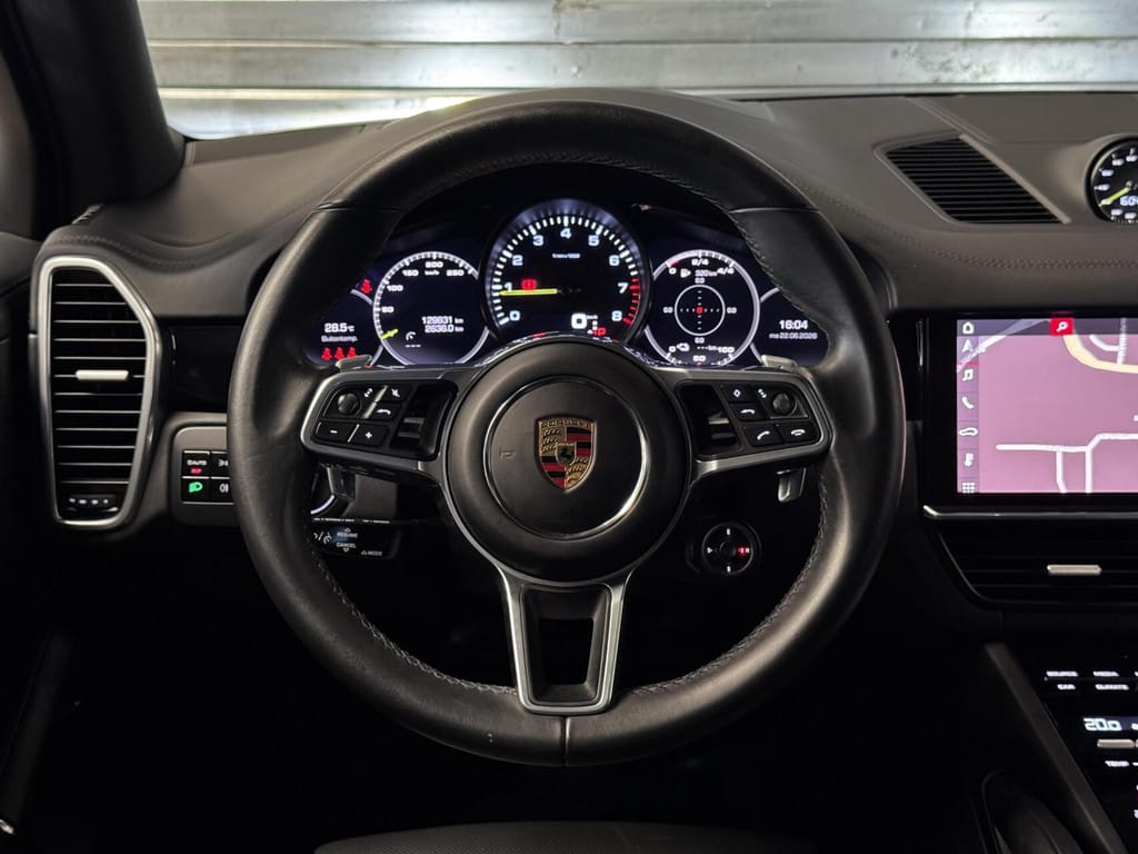 Porsche Cayenne — foto 10