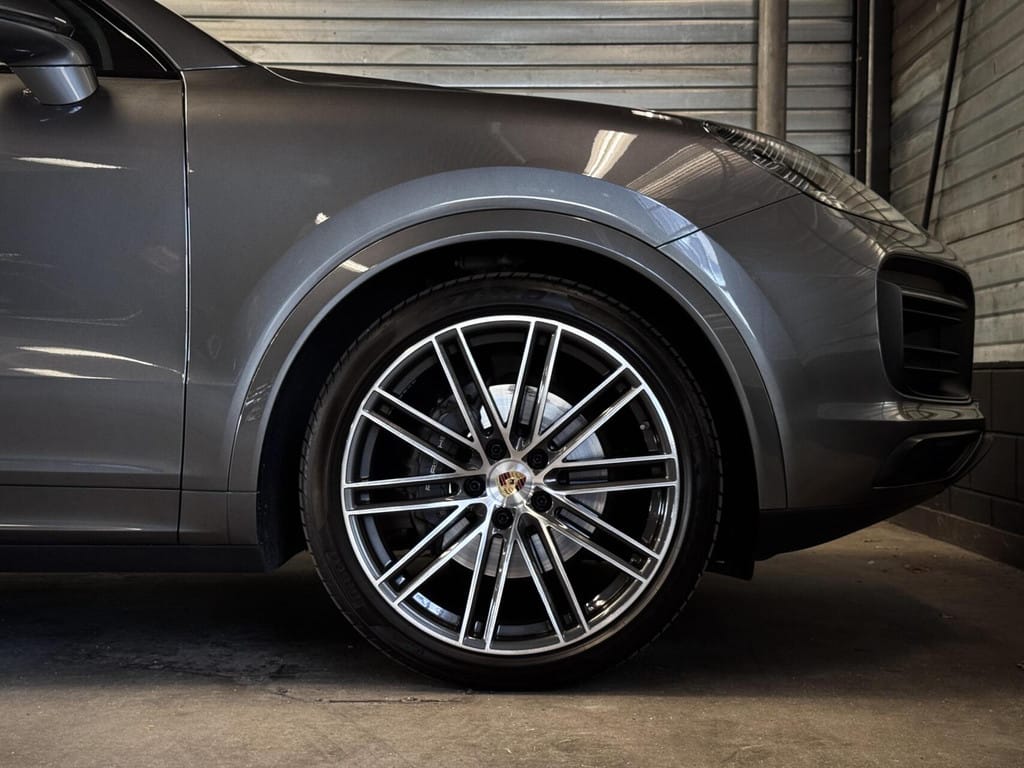 Porsche Cayenne — foto 18