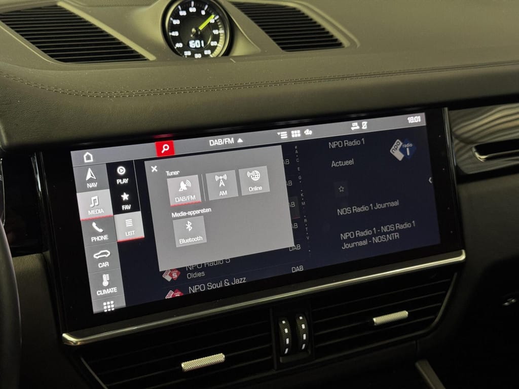 Porsche Cayenne — foto 25
