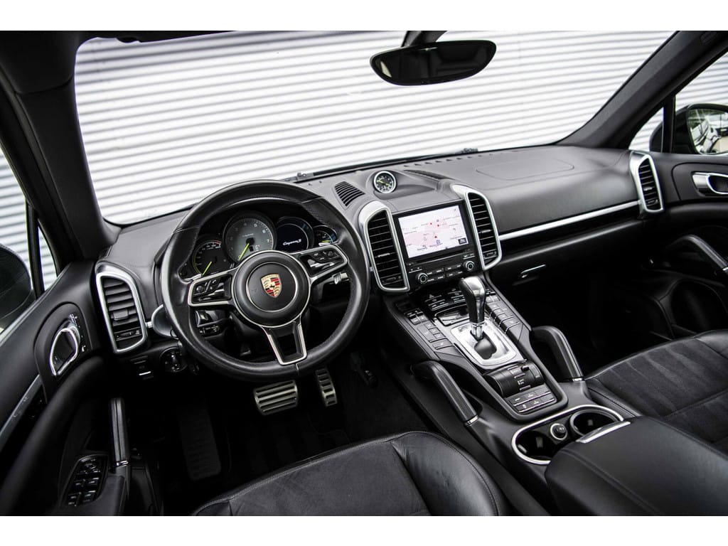 Porsche Cayenne — foto 4