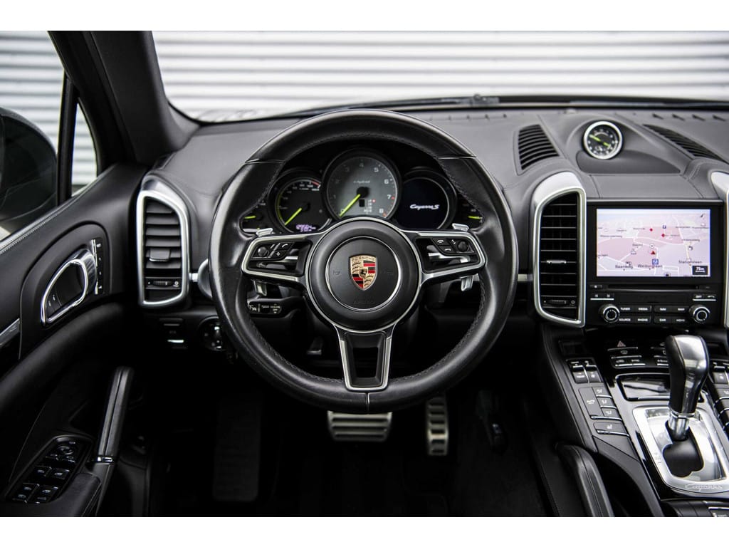 Porsche Cayenne — foto 8