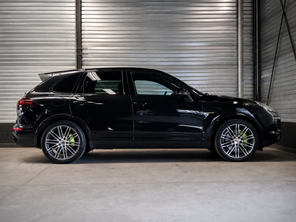 Porsche Cayenne — foto 16