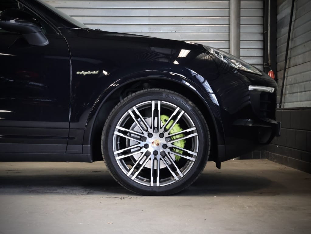 Porsche Cayenne — foto 17
