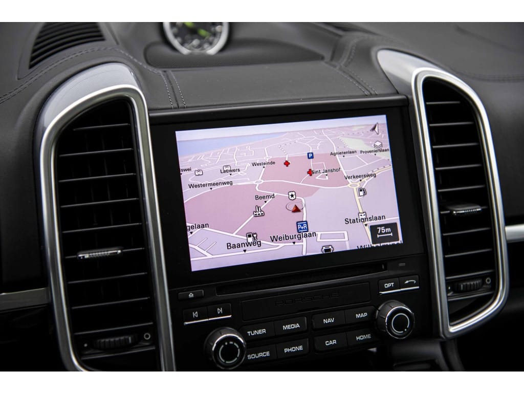Porsche Cayenne — foto 18