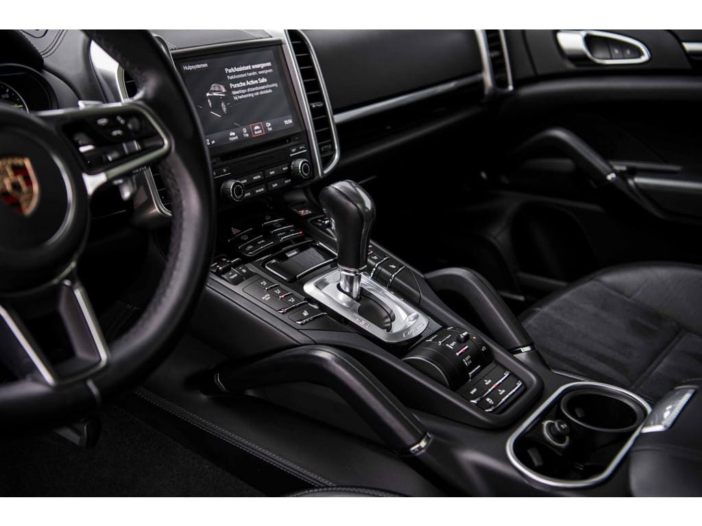 Porsche Cayenne — foto 35