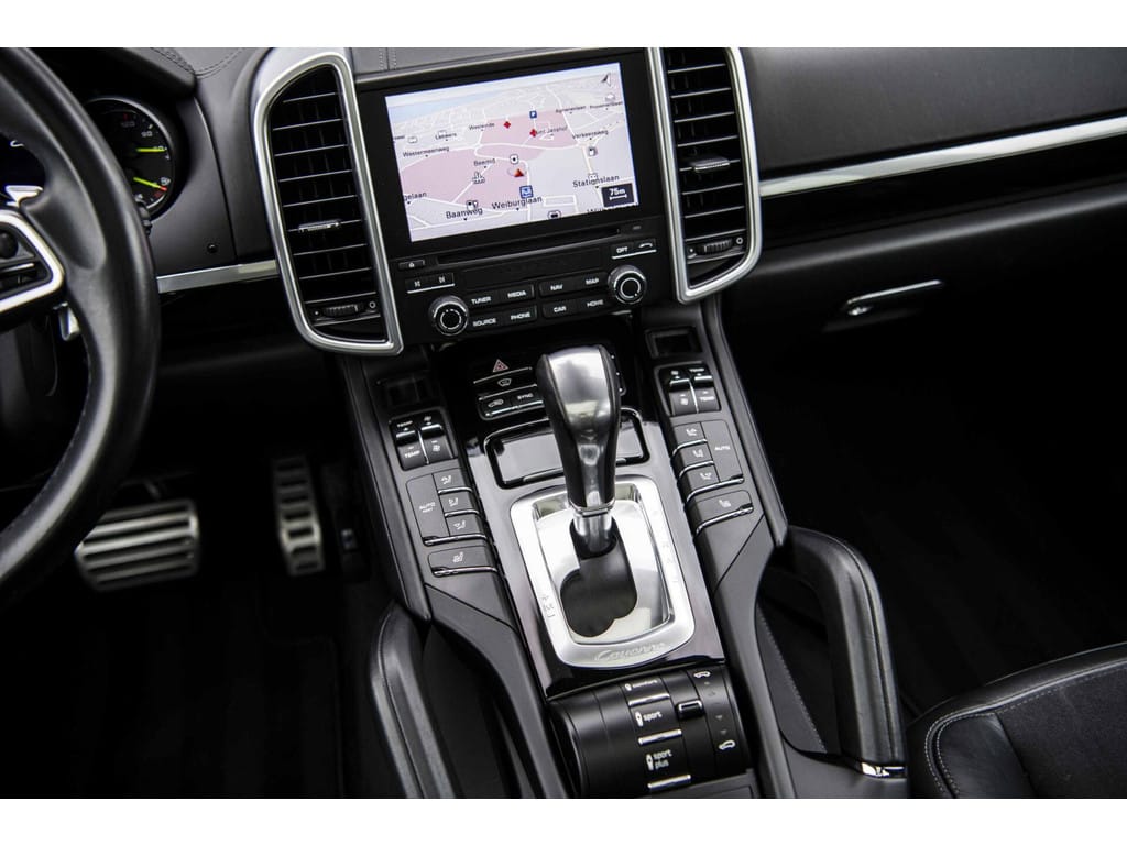 Porsche Cayenne — foto 36