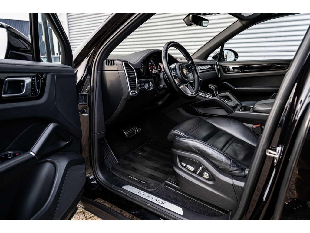 Porsche Cayenne — foto 5