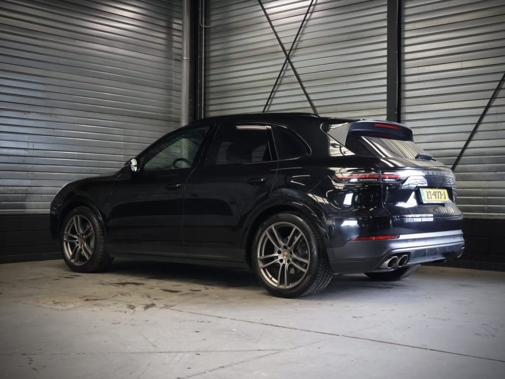 Porsche Cayenne — foto 12