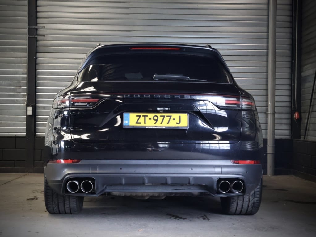 Porsche Cayenne — foto 13