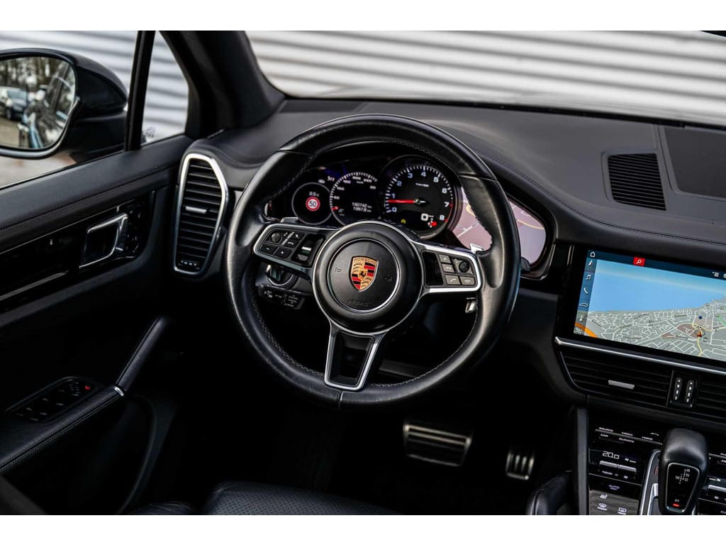 Porsche Cayenne — foto 28