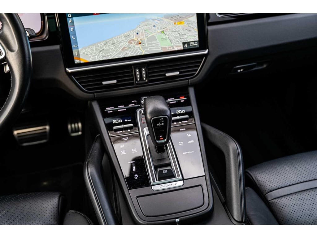 Porsche Cayenne — foto 31