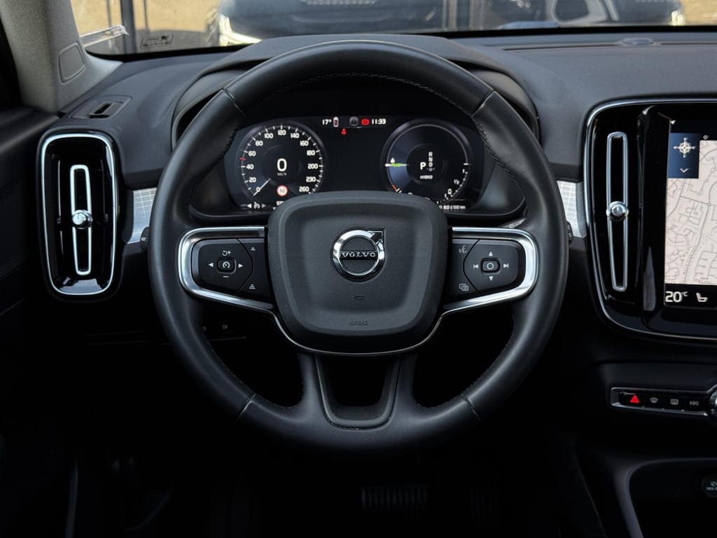 Volvo XC40 — foto 10