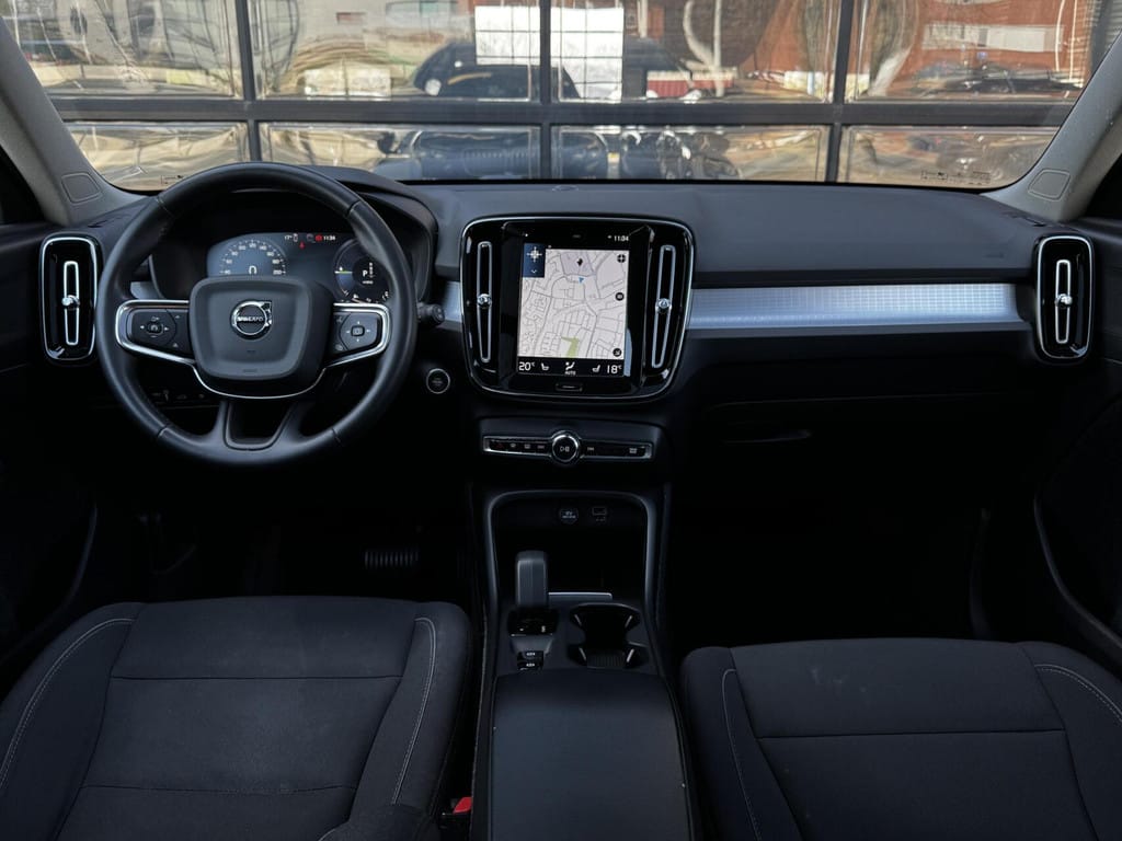 Volvo XC40 — foto 11