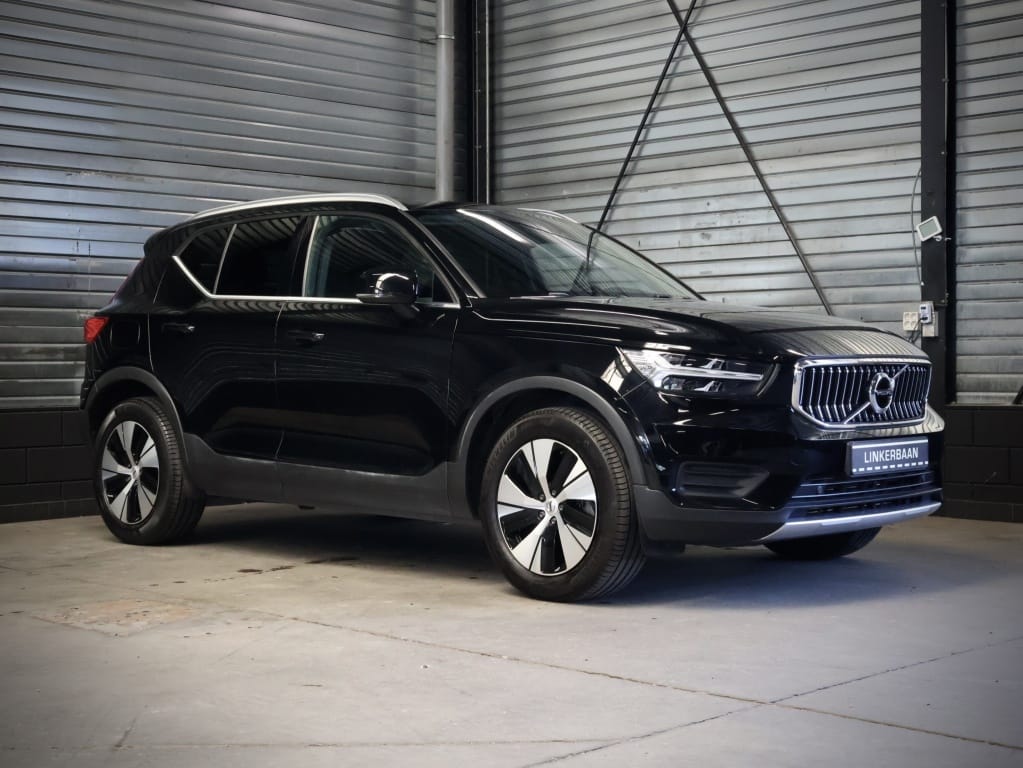 Volvo XC40 — foto 17
