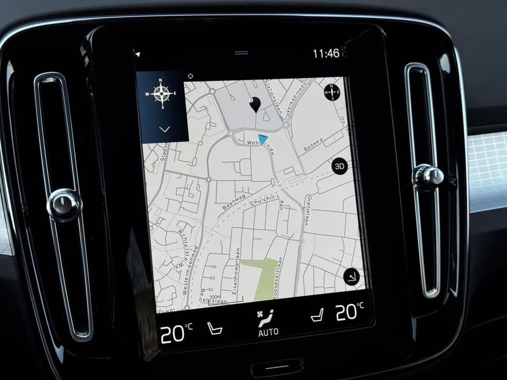 Volvo XC40 — foto 20