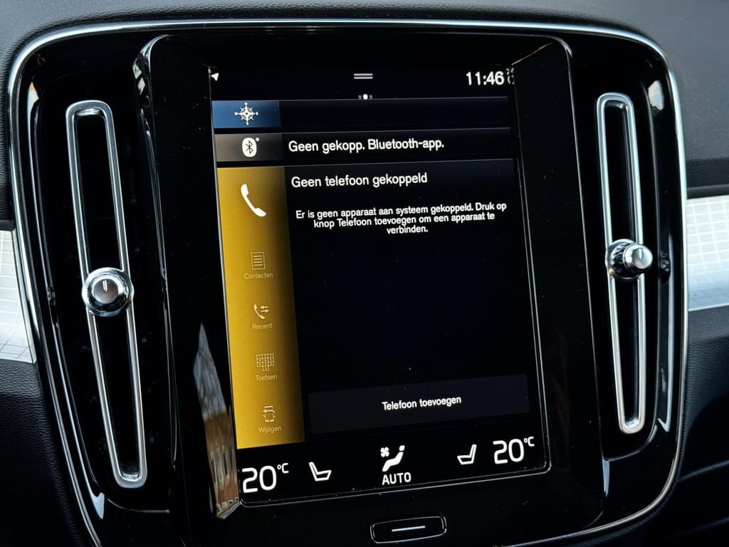 Volvo XC40 — foto 22