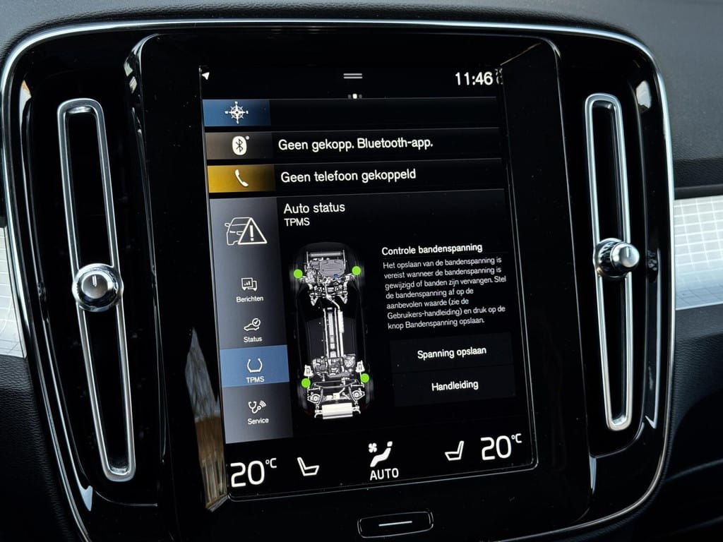 Volvo XC40 — foto 23