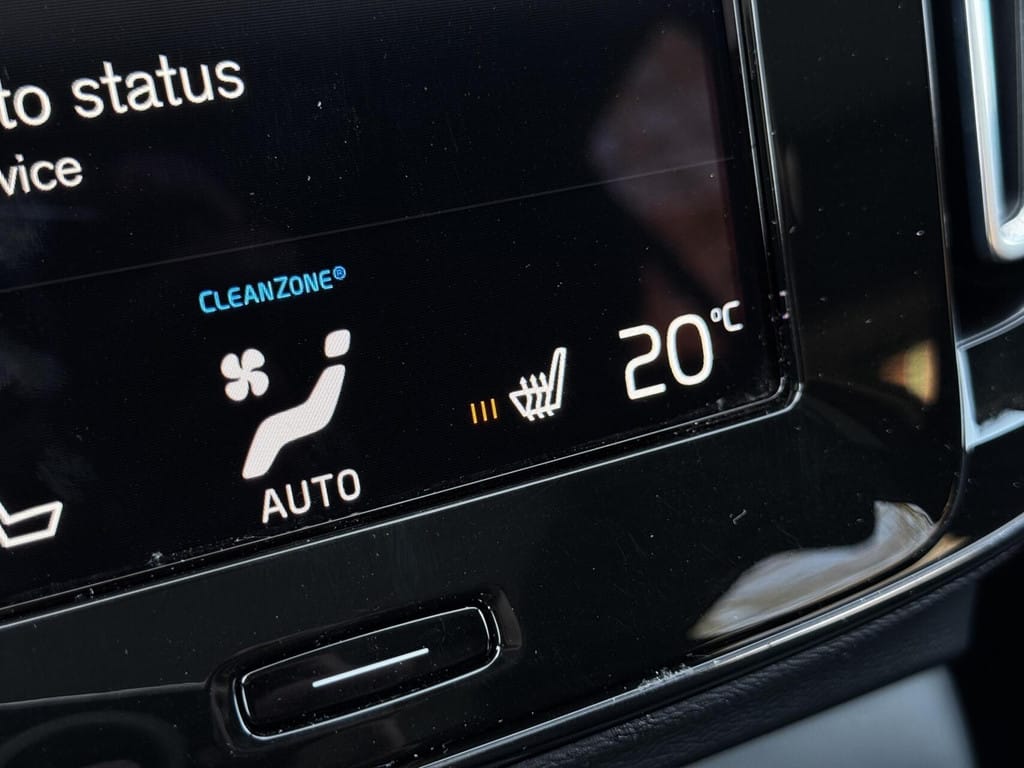 Volvo XC40 — foto 28