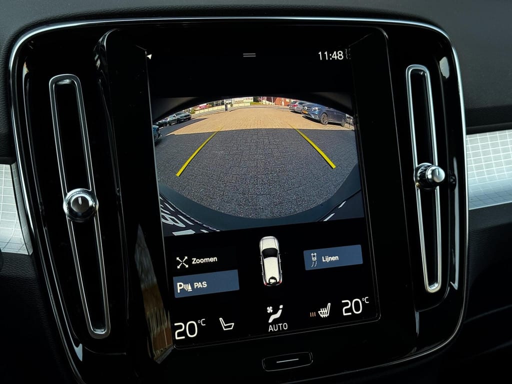 Volvo XC40 — foto 29