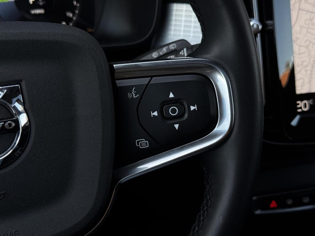 Volvo XC40 — foto 37