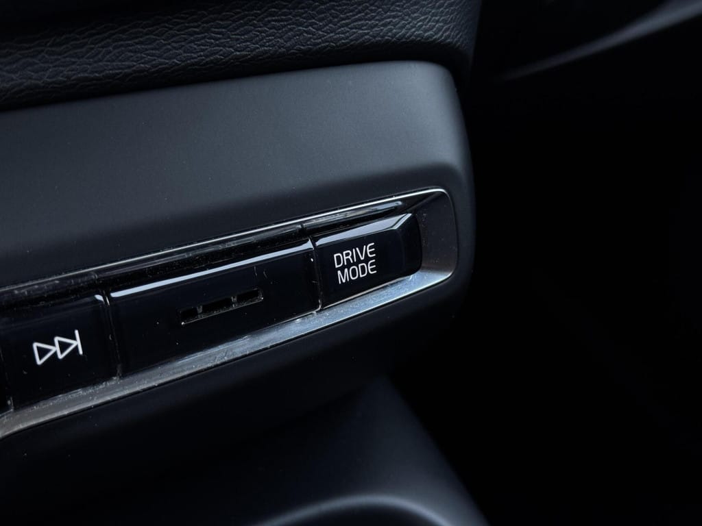 Volvo XC40 — foto 48