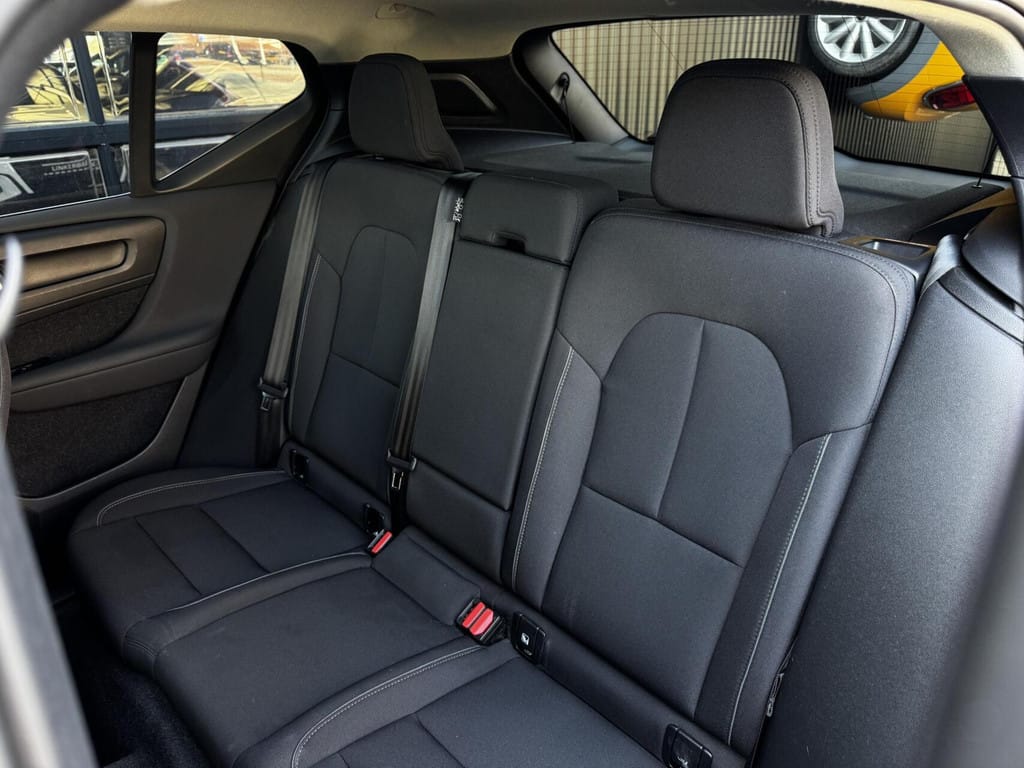 Volvo XC40 — foto 53