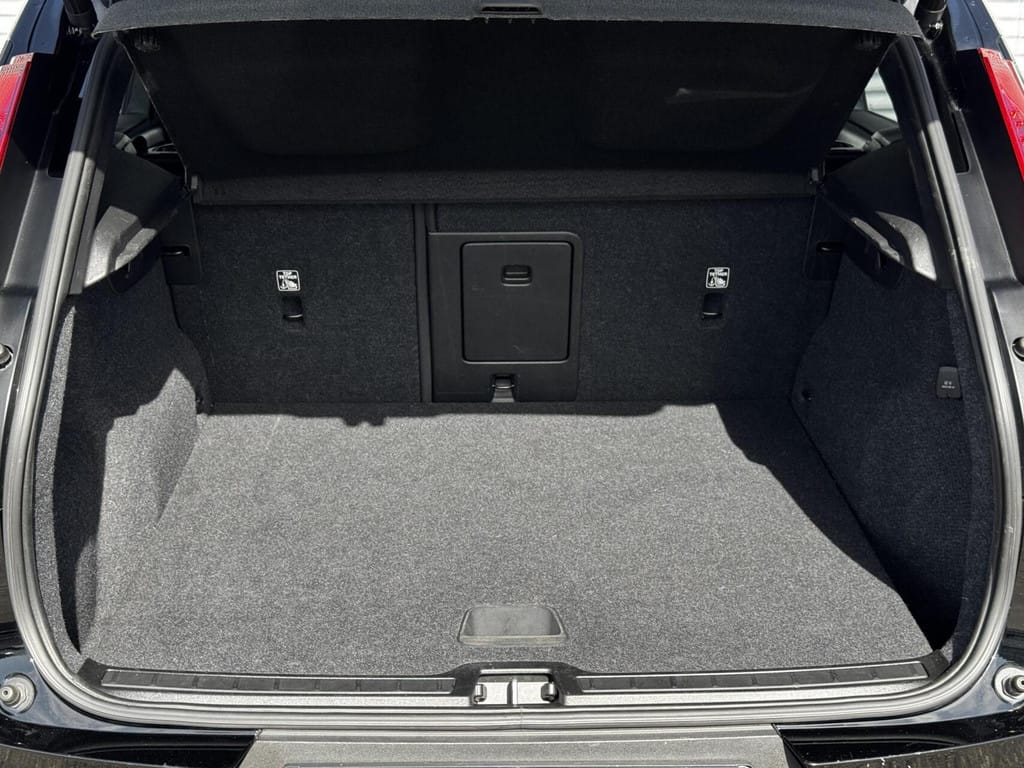 Volvo XC40 — foto 54