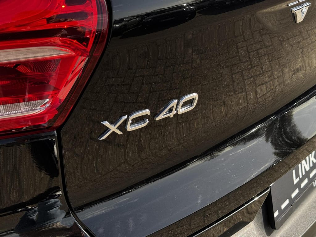Volvo XC40 — foto 56
