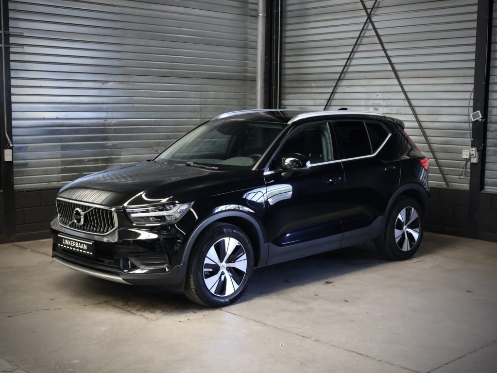 Volvo XC40 — foto 57