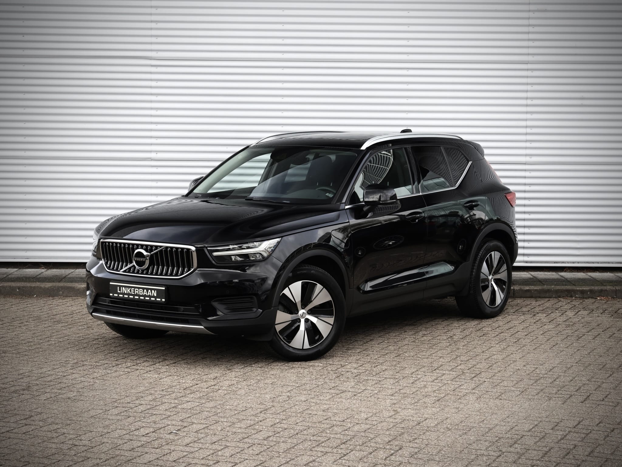 Volvo XC40 — foto 53