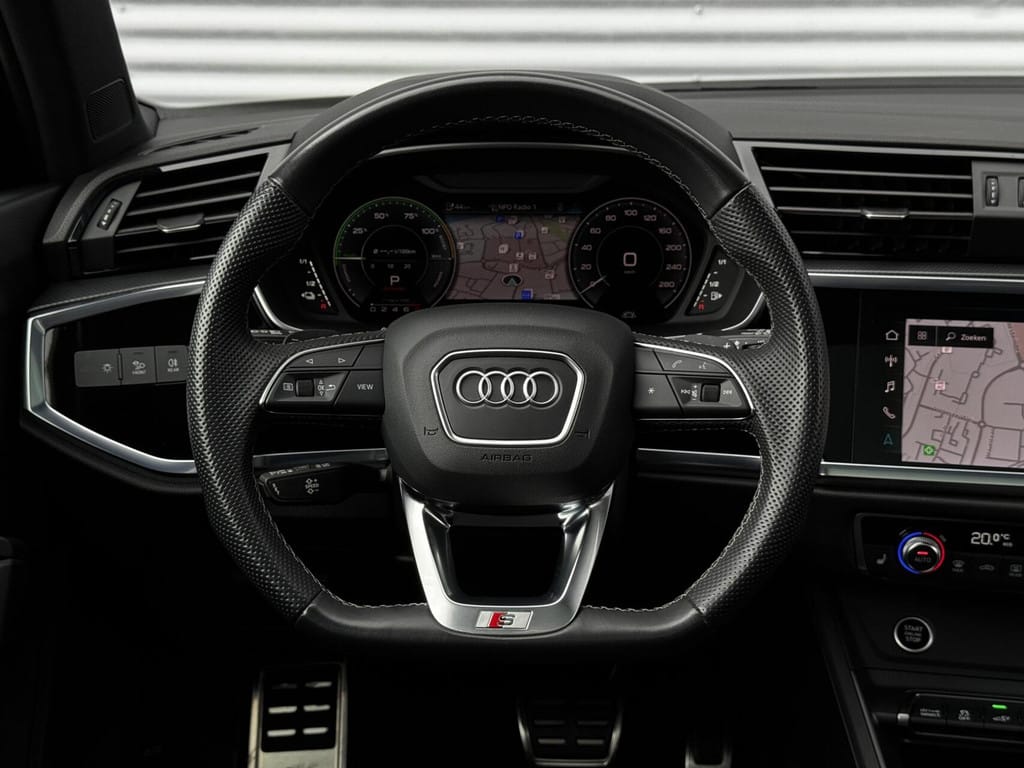 Audi Q3 — foto 9