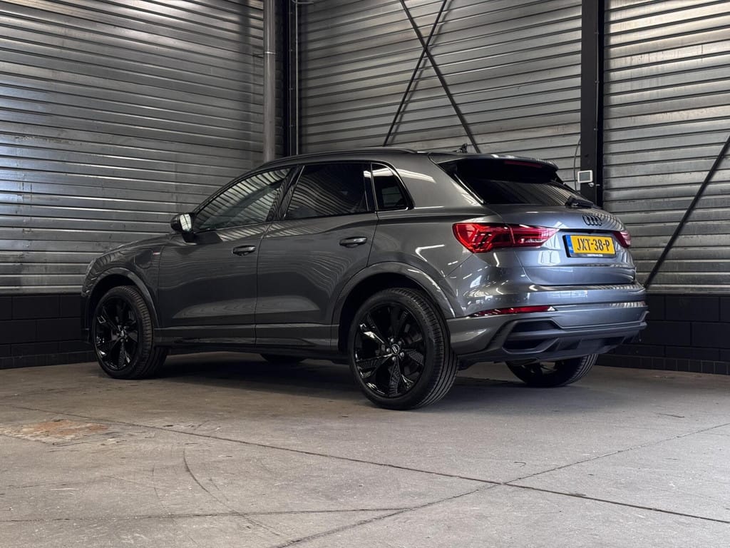 Audi Q3 — foto 12