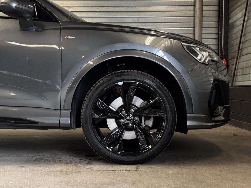 Audi Q3 — foto 17