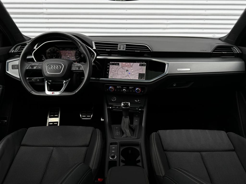 Audi Q3 — foto 18