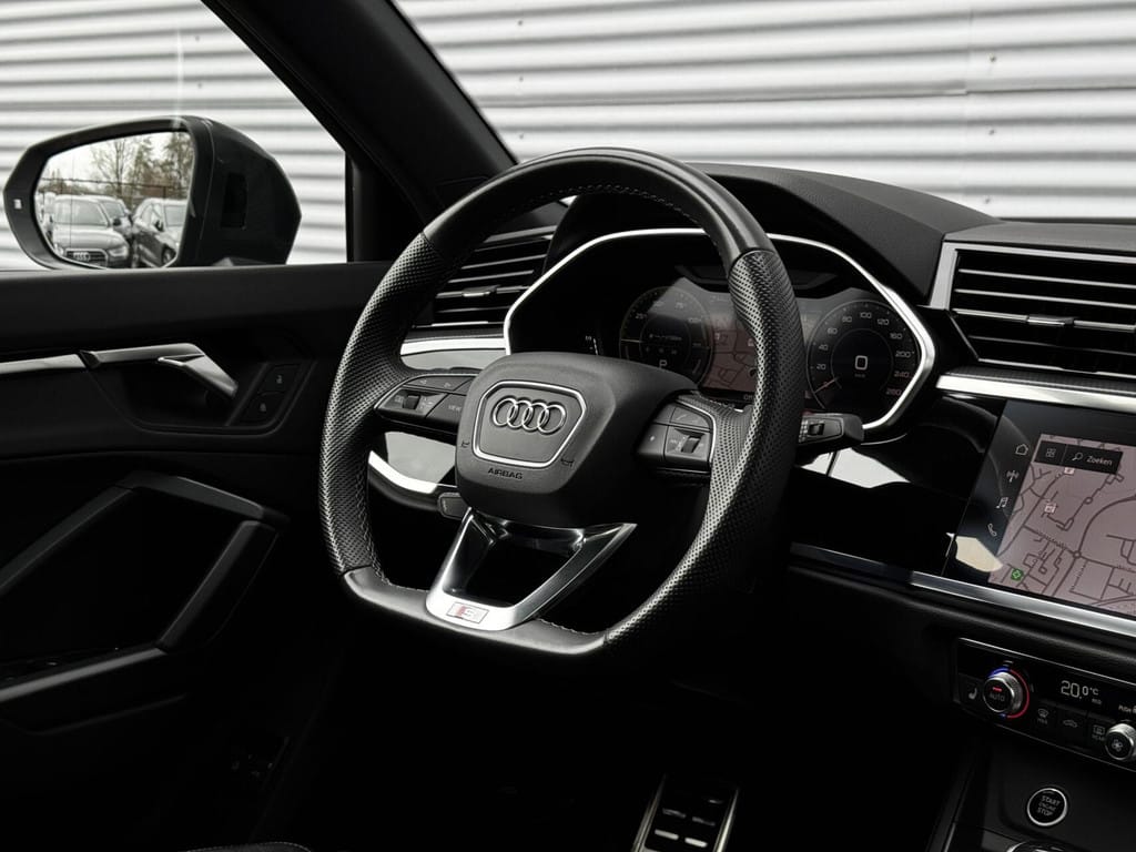 Audi Q3 — foto 30