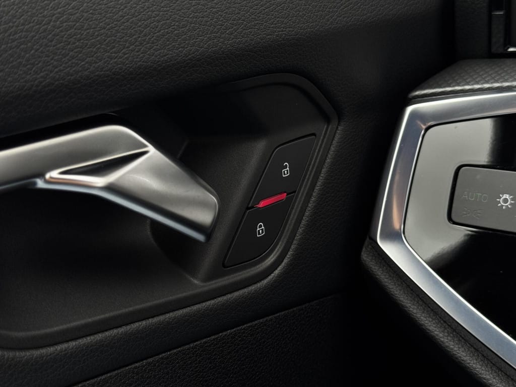 Audi Q3 — foto 31